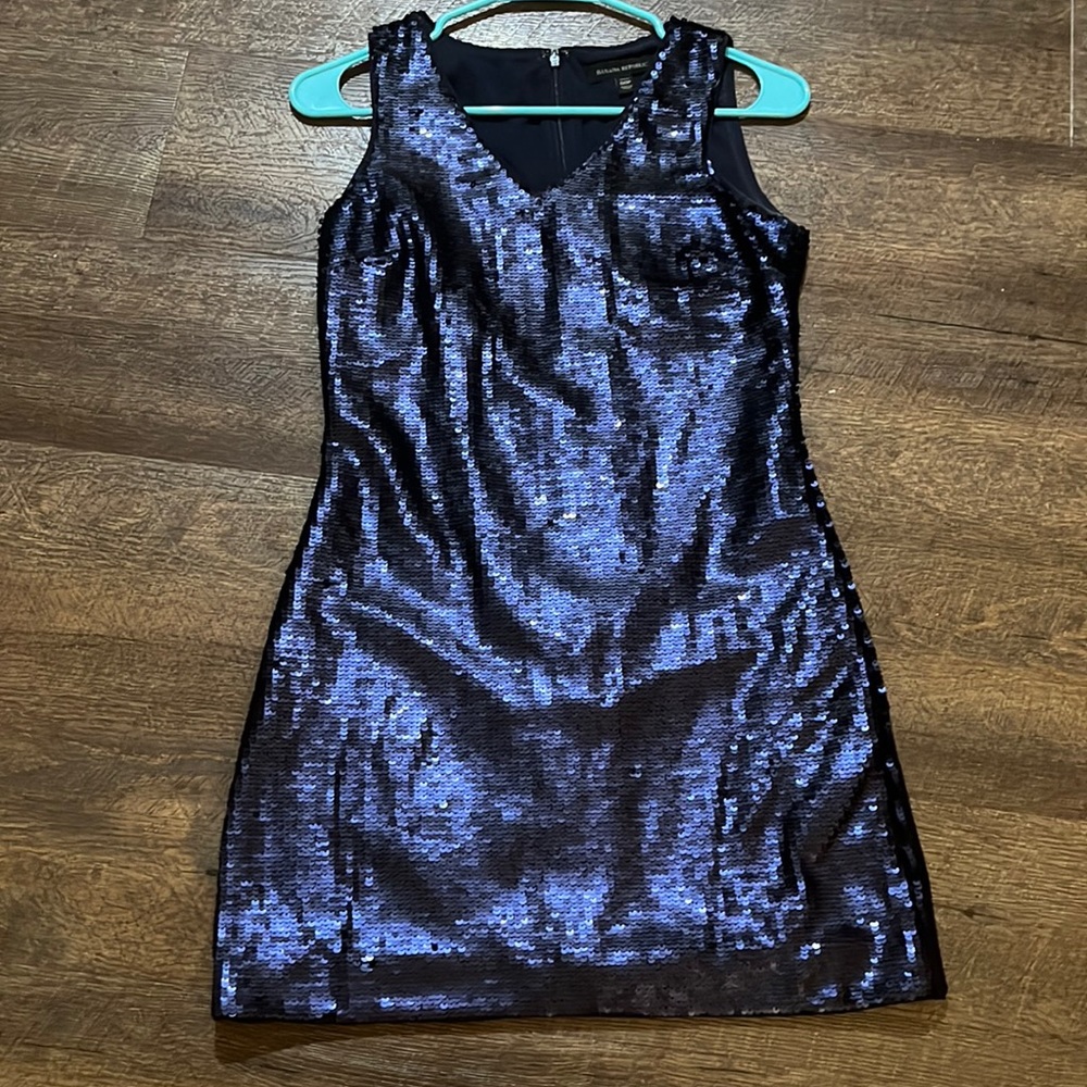 Beautiful Banana Republic New Year’s sequin mini dress